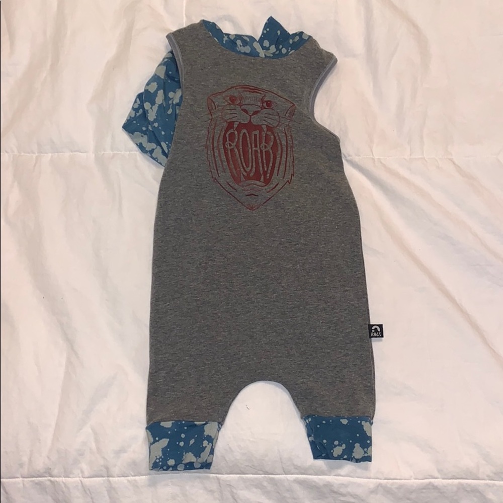 Rags to raches one piece lion head roar outfit
